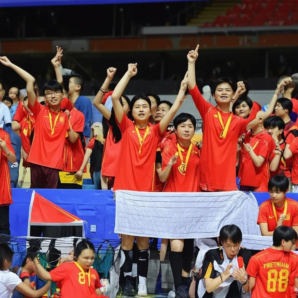 Cổ động viên tại sân vận động bóng đá futsal Việt Nam